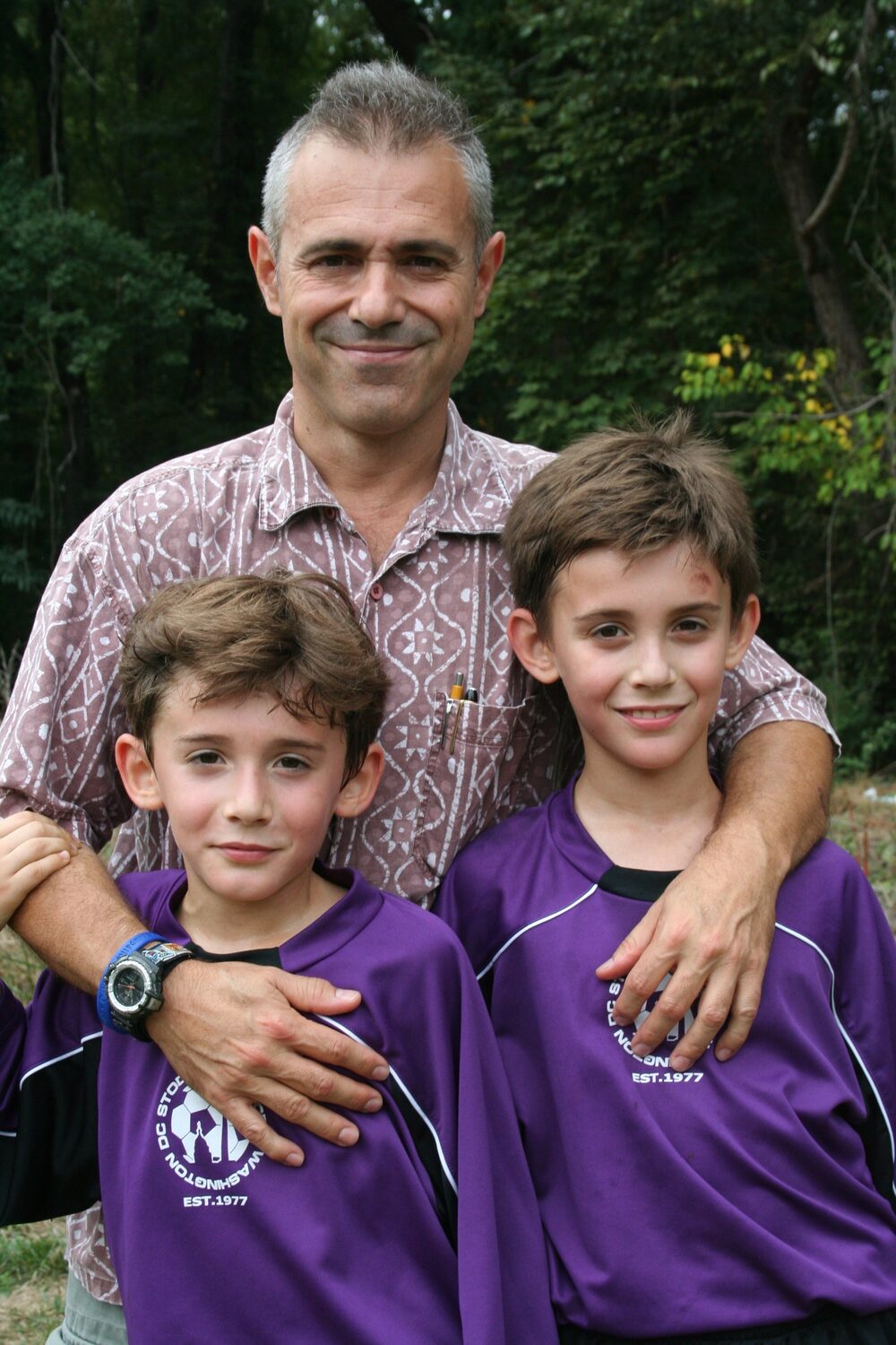 Didac and his brother as kids with their dad, a career arachnologist